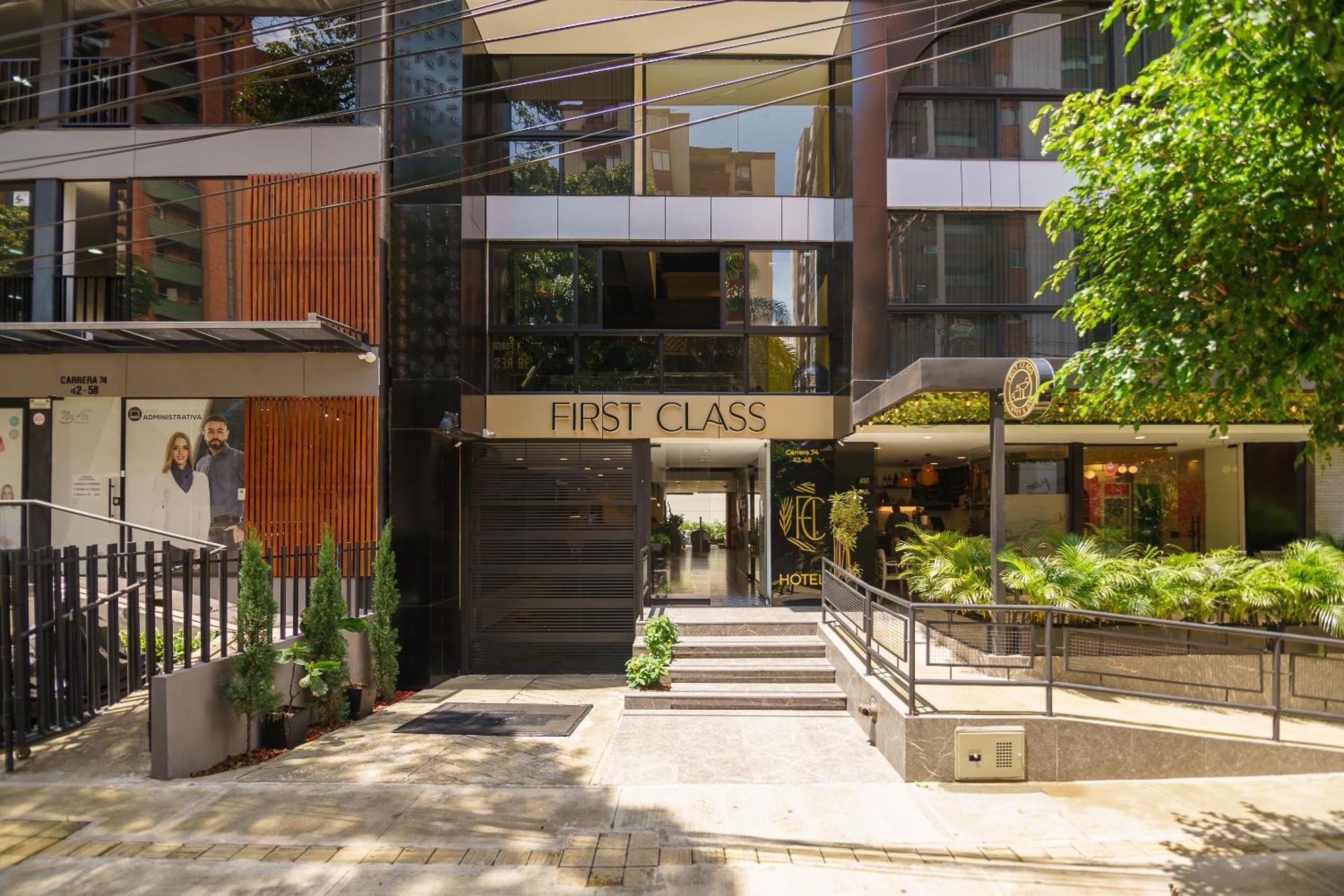 First Class Hotel Medellin Ngoại thất bức ảnh