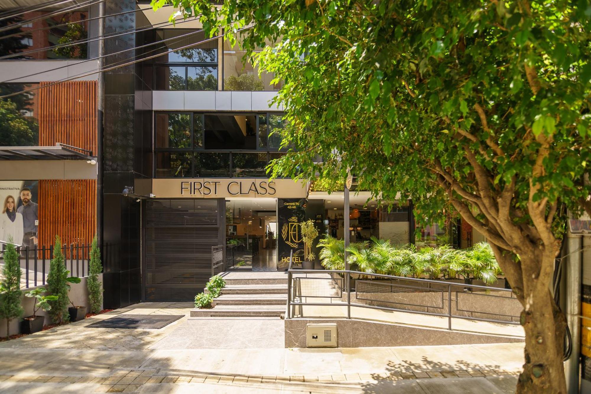 First Class Hotel Medellin Ngoại thất bức ảnh